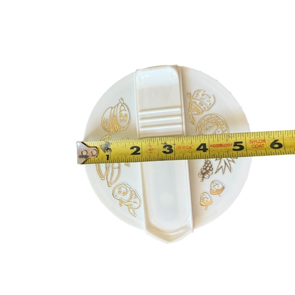 Vintage Tupperware Green Pitcher with White Flip-Top Lid – 8.5” Tall - Picture 2 of 10